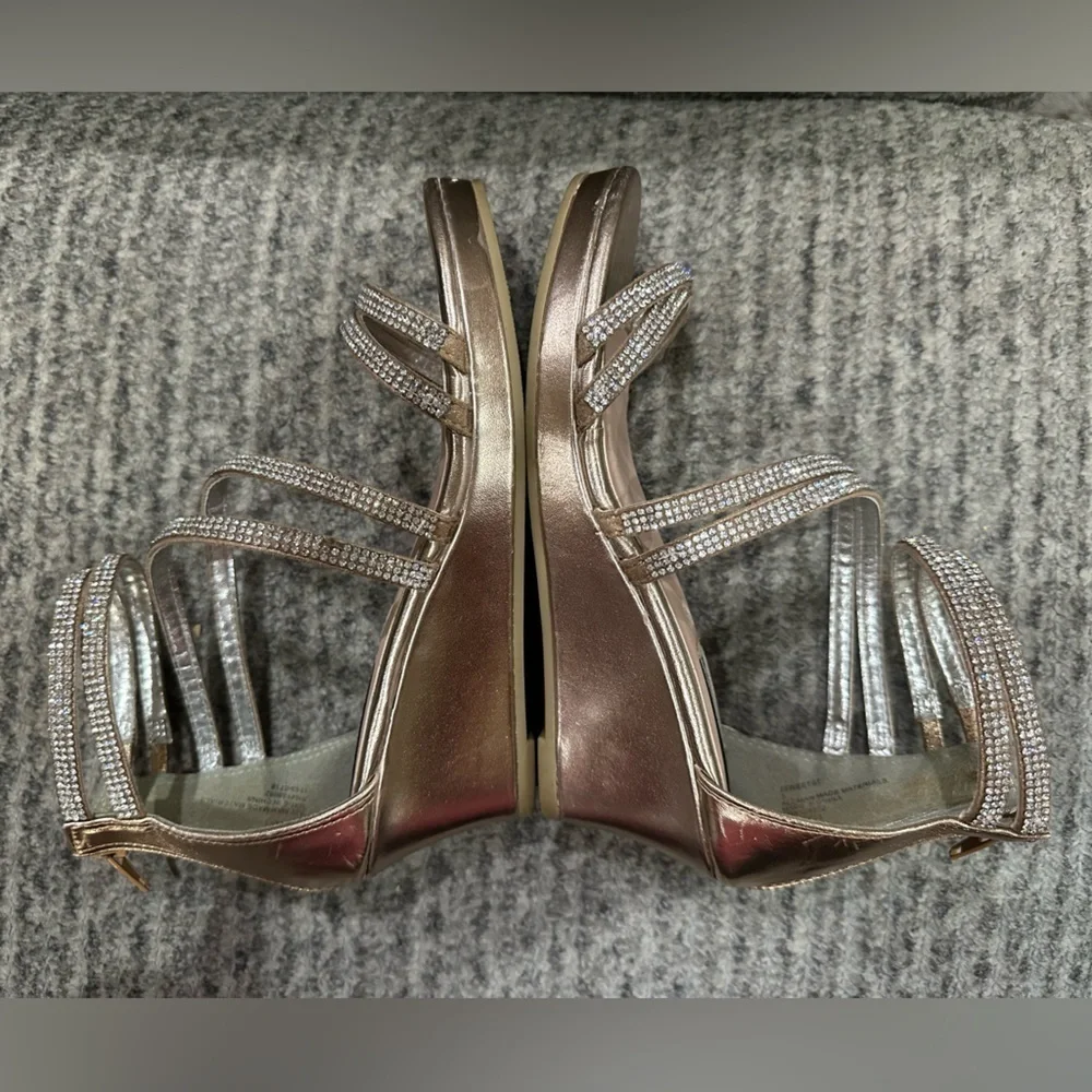 STEVE MADDEN Girls Jsweetst Rose Gold Dress wedge Sandal with rhinestones